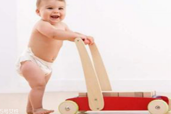 怎么教寶寶走路 家長不要操之過急 怎么教寶寶走路 家長不要操之過急