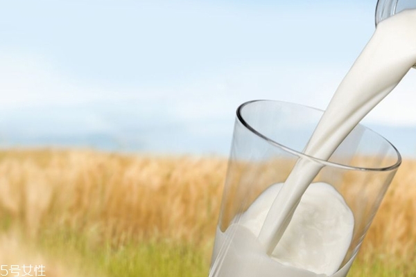 常溫牛奶存放時(shí)間 半年或者3個(gè)季度 常溫牛奶存放時(shí)間 半年或者3個(gè)季度