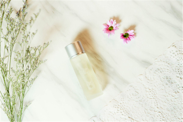 緊致皮膚用什么化妝水好 12款好用的化妝水推薦 緊致皮膚用什么化妝水好 12款好用的化妝水推薦