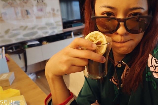 喝什么對皮膚好 4種飲品喝出凍齡肌 喝什么對皮膚好 4種飲品喝出凍齡肌