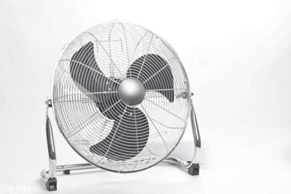 風(fēng)扇電容怎么判斷好壞 風(fēng)扇電容壞了的表現(xiàn) 風(fēng)扇電容怎么判斷好壞 風(fēng)扇電容壞了的表現(xiàn)