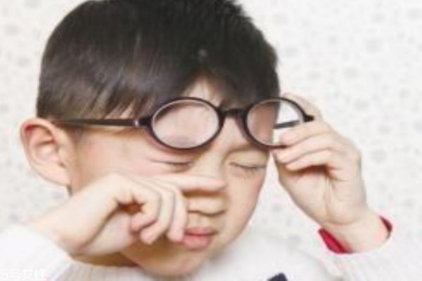 近視眼手術(shù)有哪些后遺癥 術(shù)后注意事項 近視眼手術(shù)有哪些后遺癥 術(shù)后注意事項