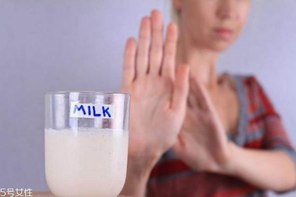 牛奶和雞蛋能一起吃嗎 牛奶不能和什么一起吃 牛奶和雞蛋能一起吃嗎 牛奶不能和什么一起吃