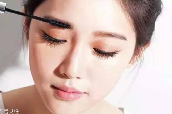 如何選染眉膏 染眉膏的選購(gòu)要點(diǎn) 如何選染眉膏 染眉膏的選購(gòu)要點(diǎn)