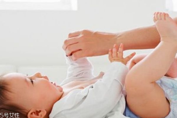 導(dǎo)致寶寶紅屁股的原因 4個(gè)辦法輕松應(yīng)對