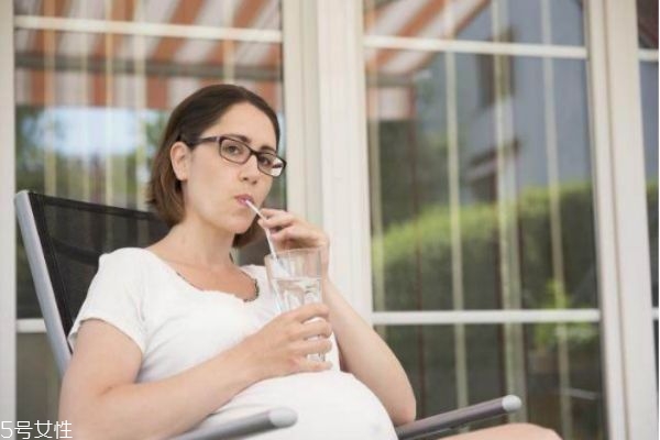 為什么會(huì)長(zhǎng)妊娠紋 去妊娠紋最好最快的辦法 為什么會(huì)長(zhǎng)妊娠紋 去妊娠紋最好最快的辦法