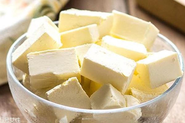 硬芝士和軟芝士的區(qū)別 硬芝士和軟芝士哪個好