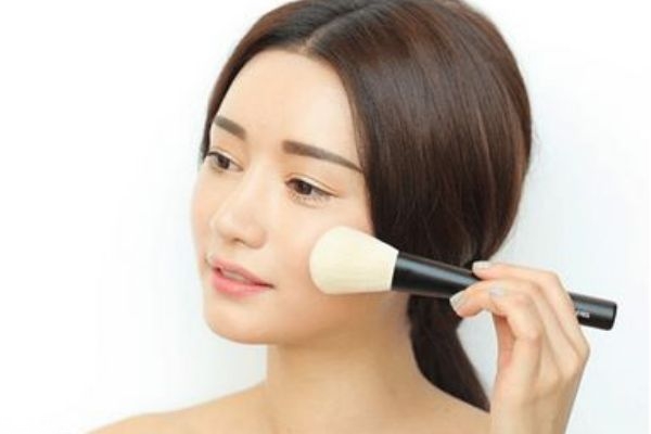 保濕蜜粉怎么使用 保濕蜜粉使用方法 保濕蜜粉怎么使用 保濕蜜粉使用方法