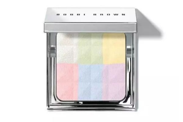 皮膚黃應(yīng)該用什么蜜粉 如何根據(jù)膚色挑選蜜粉顏色 皮膚黃應(yīng)該用什么蜜粉 如何根據(jù)膚色挑選蜜粉顏色