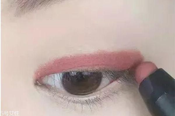 豆沙色眼妝畫法 冬季豆沙色眼妝 豆沙色眼妝畫法 冬季豆沙色眼妝