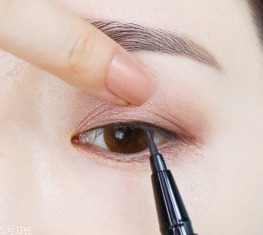 豆沙色眼妝畫法 冬季豆沙色眼妝 豆沙色眼妝畫法 冬季豆沙色眼妝