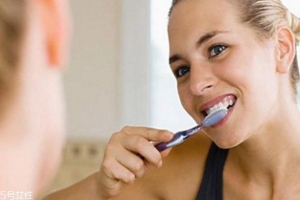 洗牙會(huì)使牙縫變大嗎 別擔(dān)心 洗牙會(huì)使牙縫變大嗎 別擔(dān)心