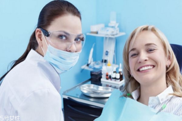 洗牙會(huì)使牙縫變大嗎 別擔(dān)心 洗牙會(huì)使牙縫變大嗎 別擔(dān)心