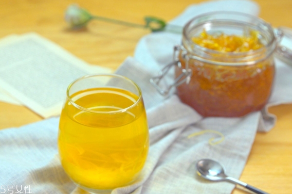 蜂蜜摻水如何進(jìn)行檢驗(yàn) 2種簡單分辨方法 蜂蜜摻水如何進(jìn)行檢驗(yàn) 2種簡單分辨方法