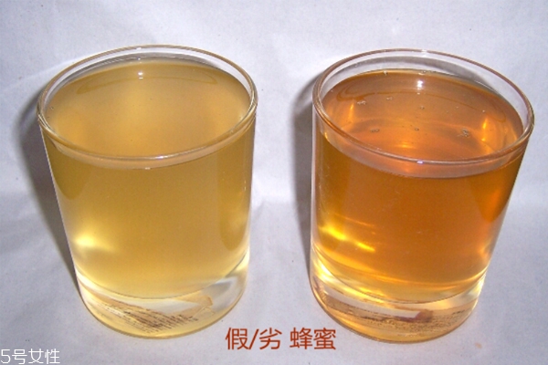 蜂蜜顏色深淺哪種好 以淺淡色為佳 蜂蜜顏色深淺哪種好 以淺淡色為佳