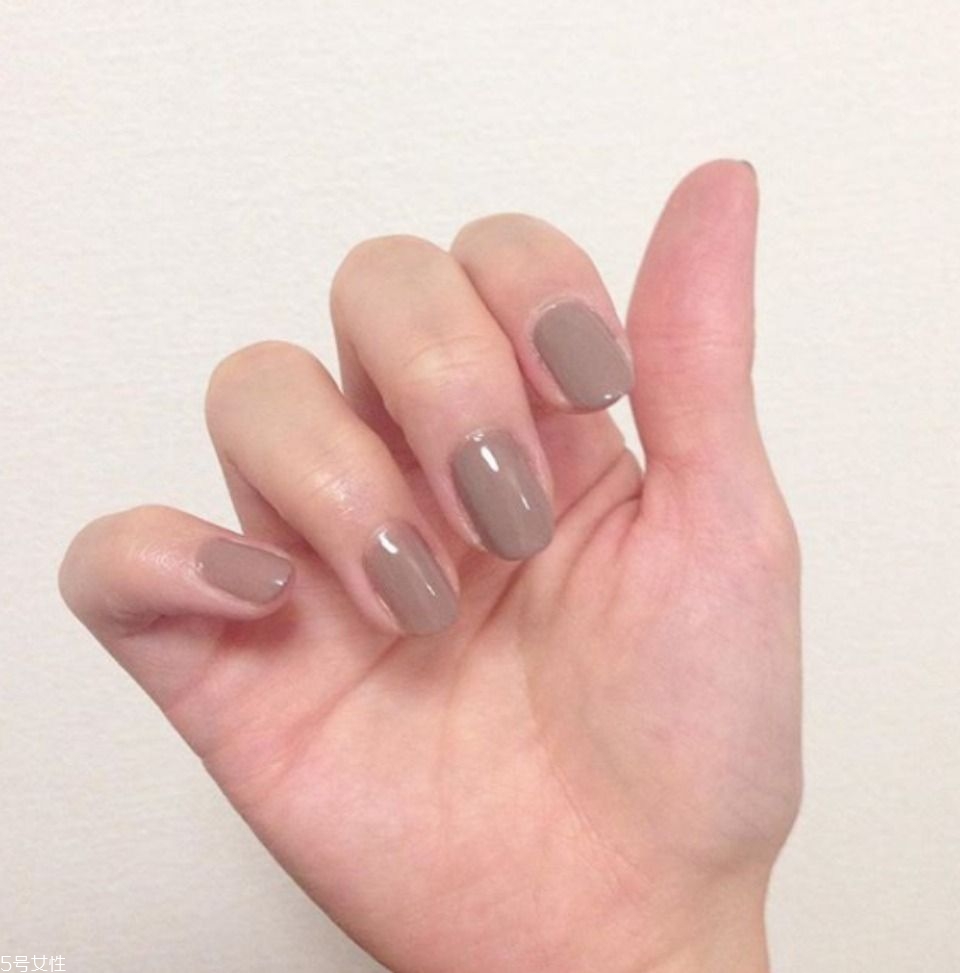 棕色指甲油哪個牌子好 5款開架棕色指甲油推薦 棕色指甲油哪個牌子好 5款開架棕色指甲油推薦
