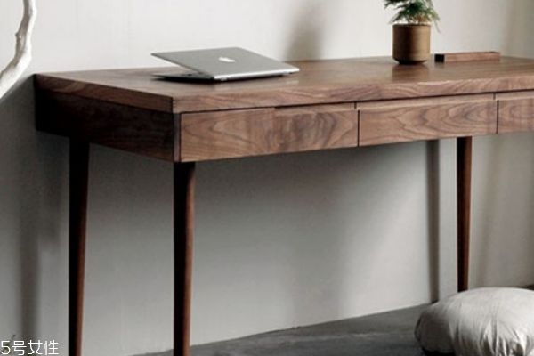 橡木家具的優(yōu)缺點 紅白橡木的區(qū)別 橡木家具的優(yōu)缺點 紅白橡木的區(qū)別