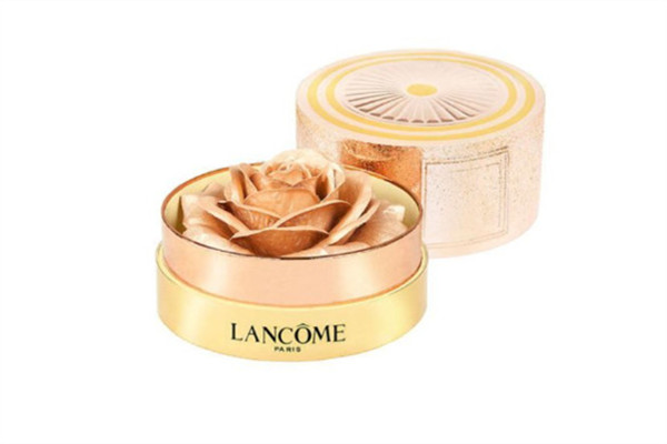 提亮膚色用什么化妝品 什么化妝品能提亮膚色 提亮膚色用什么化妝品 什么化妝品能提亮膚色