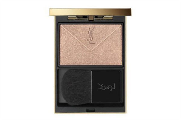 提亮膚色用什么化妝品 什么化妝品能提亮膚色 提亮膚色用什么化妝品 什么化妝品能提亮膚色