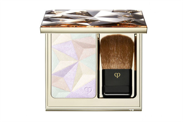 提亮膚色用什么化妝品 什么化妝品能提亮膚色 提亮膚色用什么化妝品 什么化妝品能提亮膚色