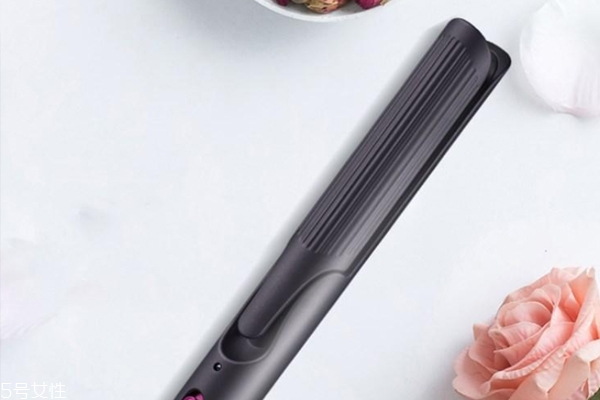 卷發(fā)棒哪種形狀比較好 直棒和卷棒哪個(gè)好 卷發(fā)棒哪種形狀比較好 直棒和卷棒哪個(gè)好