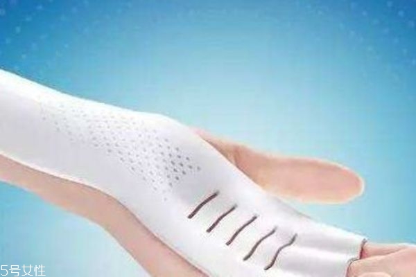 液體衛(wèi)生巾和普通衛(wèi)生巾的區(qū)別 液體衛(wèi)生巾是什么 液體衛(wèi)生巾和普通衛(wèi)生巾的區(qū)別 液體衛(wèi)生巾是什么