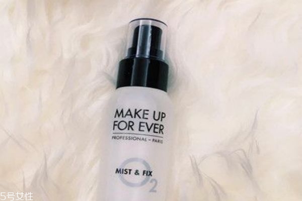 冬天適合用定妝噴霧嗎 巧用定妝噴霧 冬天適合用定妝噴霧嗎 巧用定妝噴霧