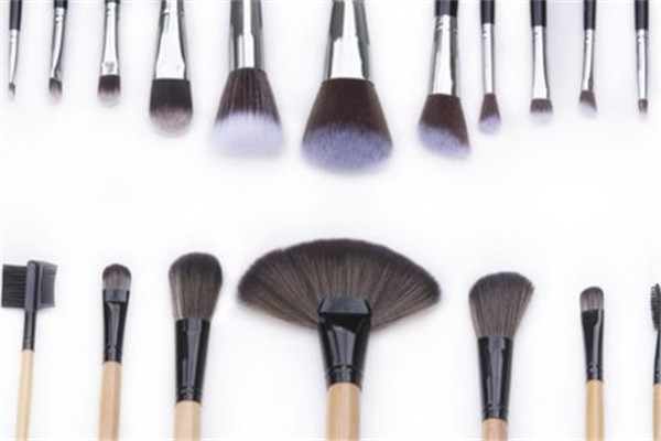 什么化妝產品不能共用 6種美容小物別共用 什么化妝產品不能共用 6種美容小物別共用