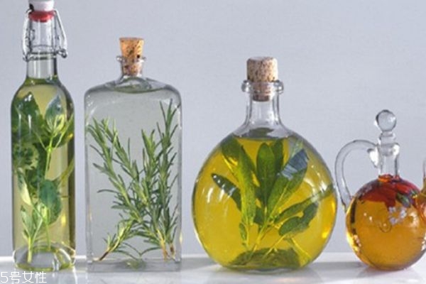 蒸臉器可以加精油嗎 蒸臉器加精油的好處 蒸臉器可以加精油嗎 蒸臉器加精油的好處