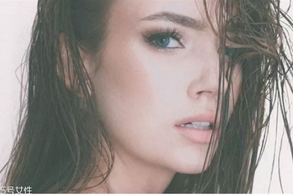 紀(jì)梵希睫毛膏哪個(gè)好用 紀(jì)梵希睫毛膏測(cè)評(píng)