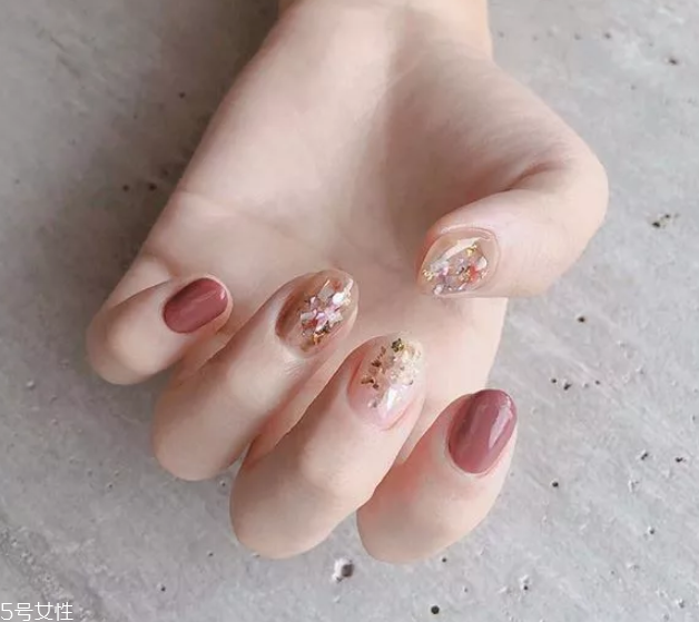 秋冬豆沙色美甲圖片2018 不管誰(shuí)做都好看 秋冬豆沙色美甲圖片2018 不管誰(shuí)做都好看