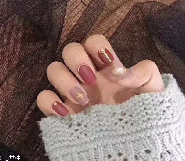 秋冬豆沙色美甲圖片2018 不管誰(shuí)做都好看 秋冬豆沙色美甲圖片2018 不管誰(shuí)做都好看