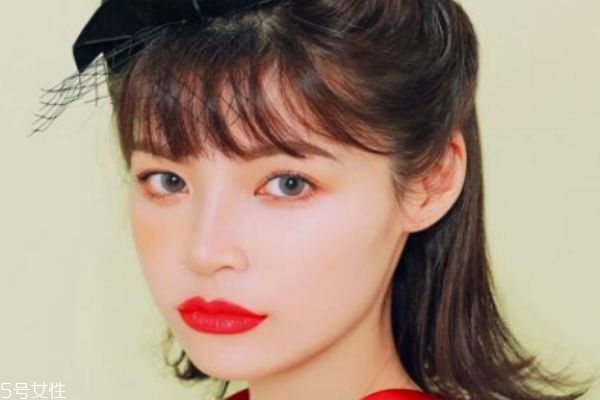 硅水凝膠和水凝膠區(qū)別 硅水凝膠的優(yōu)勢(shì) 硅水凝膠和水凝膠區(qū)別 硅水凝膠的優(yōu)勢(shì)