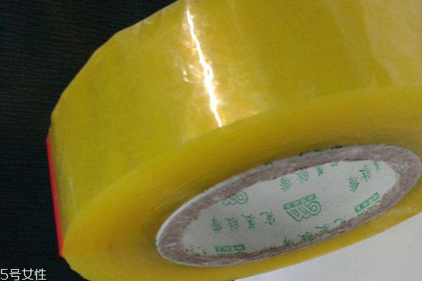 毛衣起球用什么處理 百潔布擦一擦就好 毛衣起球用什么處理 百潔布擦一擦就好