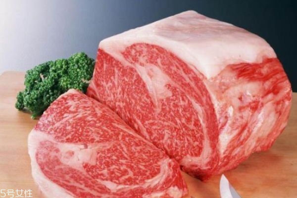 排骨焯水用冷水還是熱水 這樣做排骨就不會變柴啦 排骨焯水用冷水還是熱水 這樣做排骨就不會變柴啦