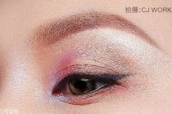 韓版吸血鬼妝容的畫法 吸血鬼妝教程