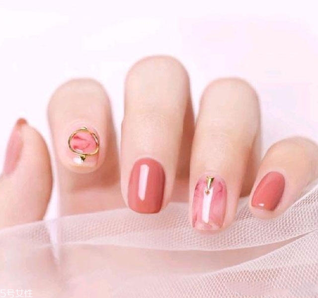 秋冬豆沙色美甲圖片2018 不管誰(shuí)做都好看 秋冬豆沙色美甲圖片2018 不管誰(shuí)做都好看