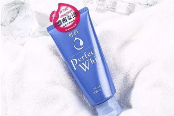 皂基洗面奶適合油皮嗎 皂基洗面奶的優(yōu)缺點 皂基洗面奶適合油皮嗎 皂基洗面奶的優(yōu)缺點