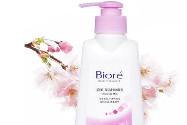 卸妝乳可以卸粉底液嗎 卸妝乳的功效 卸妝乳可以卸粉底液嗎 卸妝乳的功效