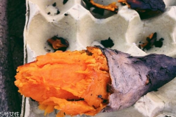 烤紅薯怎么挑 烤紅薯這樣挑又香又甜 烤紅薯怎么挑 烤紅薯這樣挑又香又甜