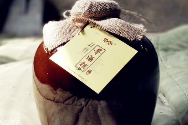 白酒什么原料最好 小麥釀造后勁最大 白酒什么原料最好 小麥釀造后勁最大