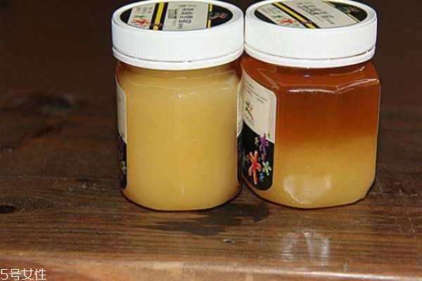 蜂蜜結(jié)晶怎么回事 蜂蜜結(jié)晶怎么辦 蜂蜜結(jié)晶怎么回事 蜂蜜結(jié)晶怎么辦