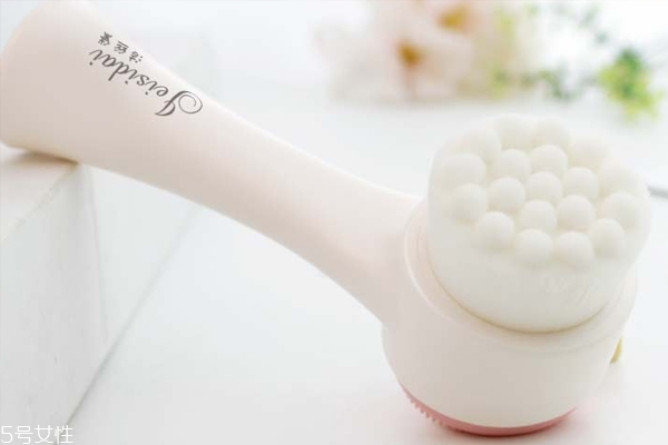 洗臉用這幾種水，越洗越白