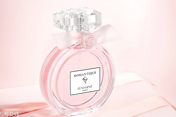 噴香水也是有講究的，怎么讓香味更持久