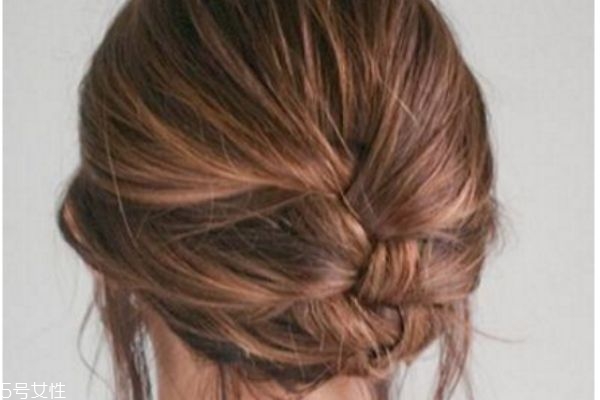 中短卷發(fā)有哪些 中短發(fā)怎么側編發(fā) 中短卷發(fā)有哪些 中短發(fā)怎么側編發(fā)