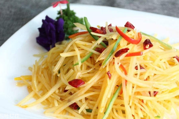 土豆絲粘鍋怎么辦 掌握3個(gè)小秘訣