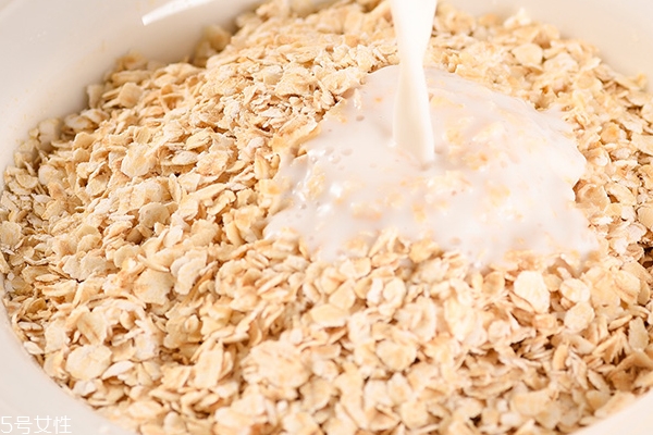 燕麥片和小麥片哪個(gè)好 燕麥片和小麥片的區(qū)別