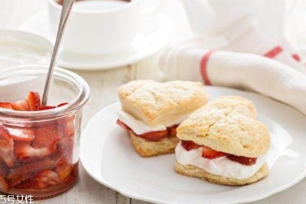 晚餐不吃對(duì)身體有傷害嗎 晚餐怎么吃才健康 晚餐不吃對(duì)身體有傷害嗎 晚餐怎么吃才健康