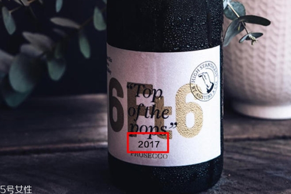 紅酒哪個(gè)年份的好 小白適合1年內(nèi)的 紅酒哪個(gè)年份的好 小白適合1年內(nèi)的