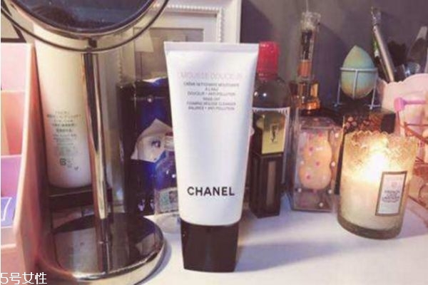 香奈兒山茶花洗面奶是氨基酸嗎 香奈兒山茶花洗面奶真假 香奈兒山茶花洗面奶是氨基酸嗎 香奈兒山茶花洗面奶真假